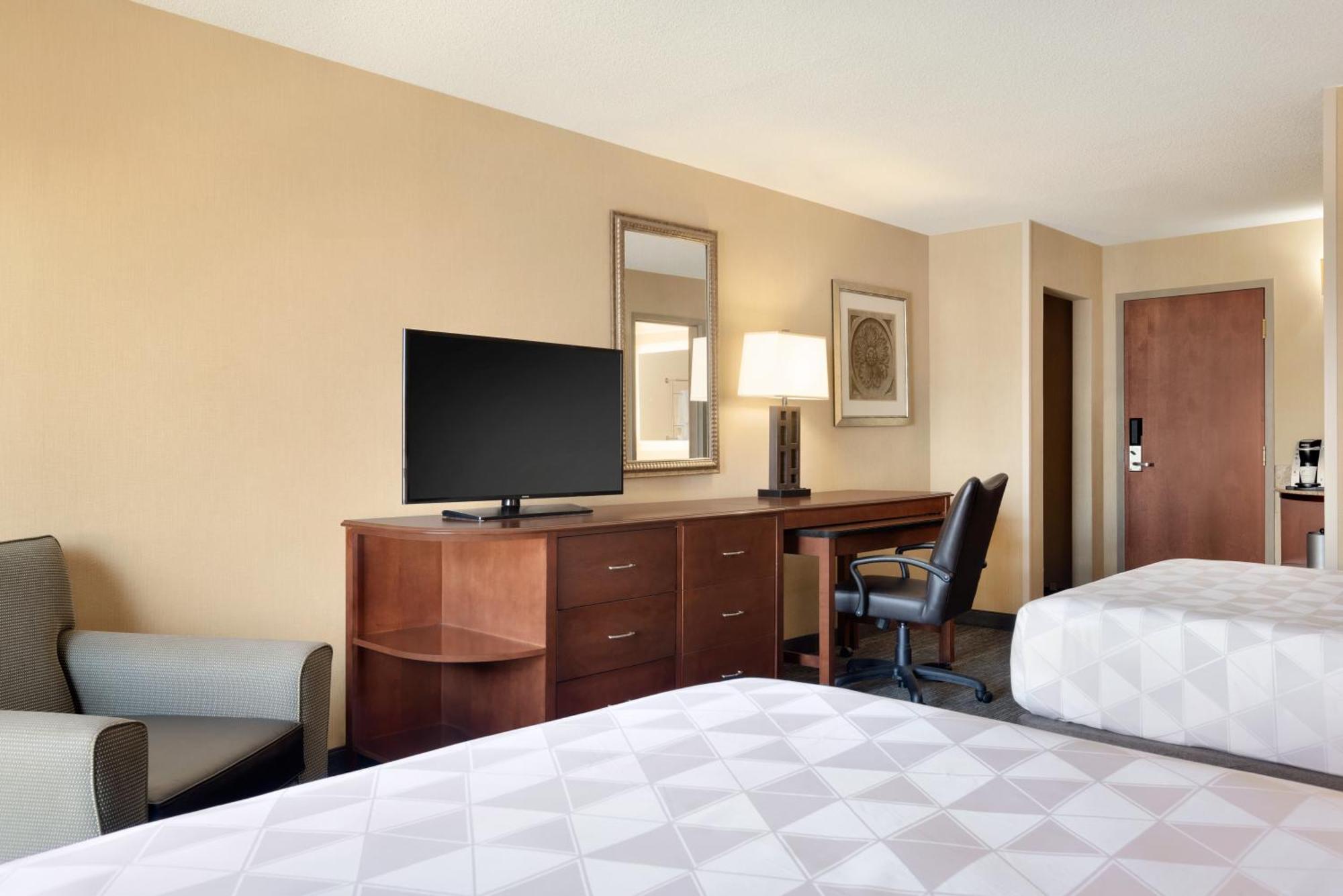 Holiday Inn National Airport/Crystal City By Ihg Arlington Bagian luar foto
