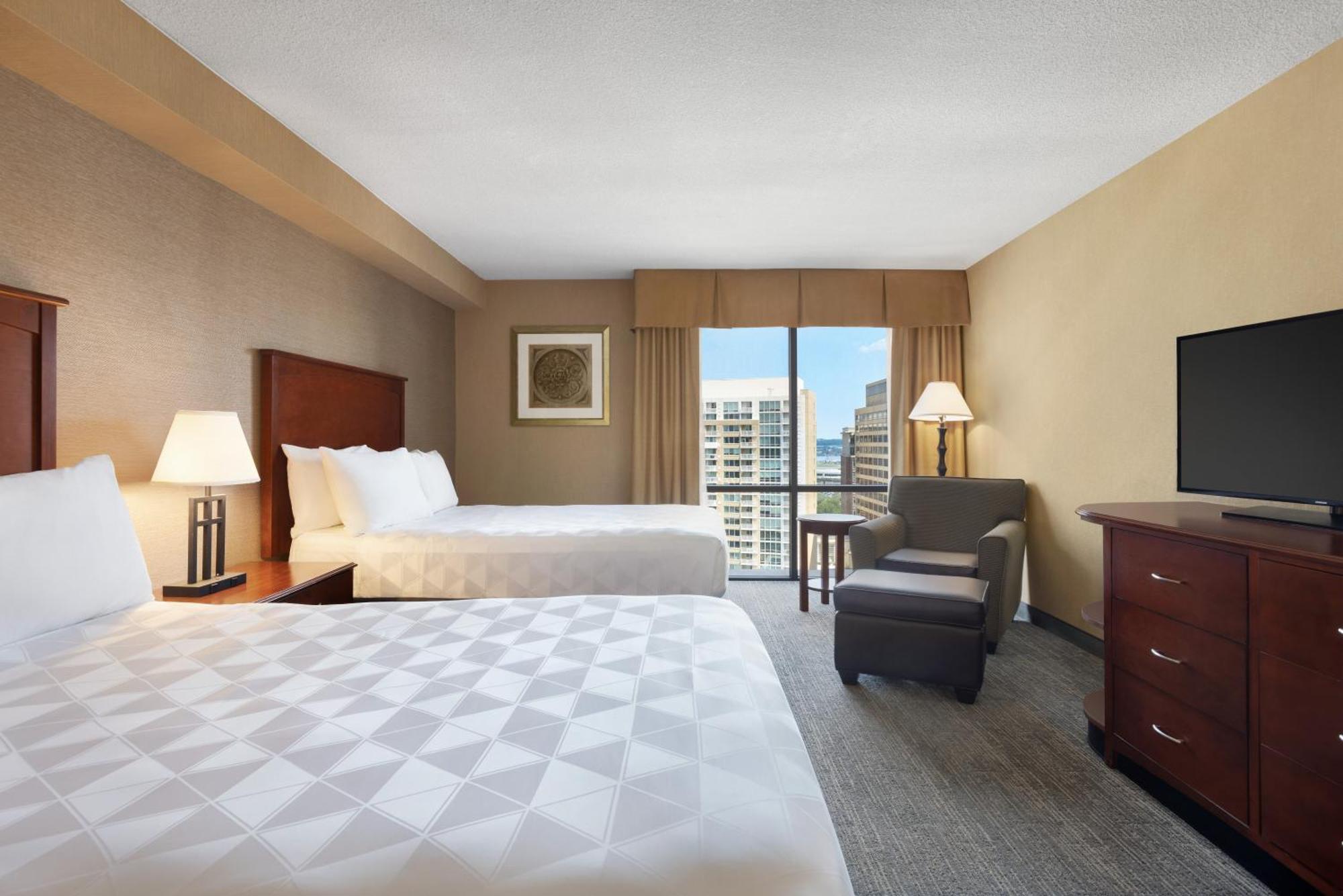 Holiday Inn National Airport/Crystal City By Ihg Arlington Bagian luar foto