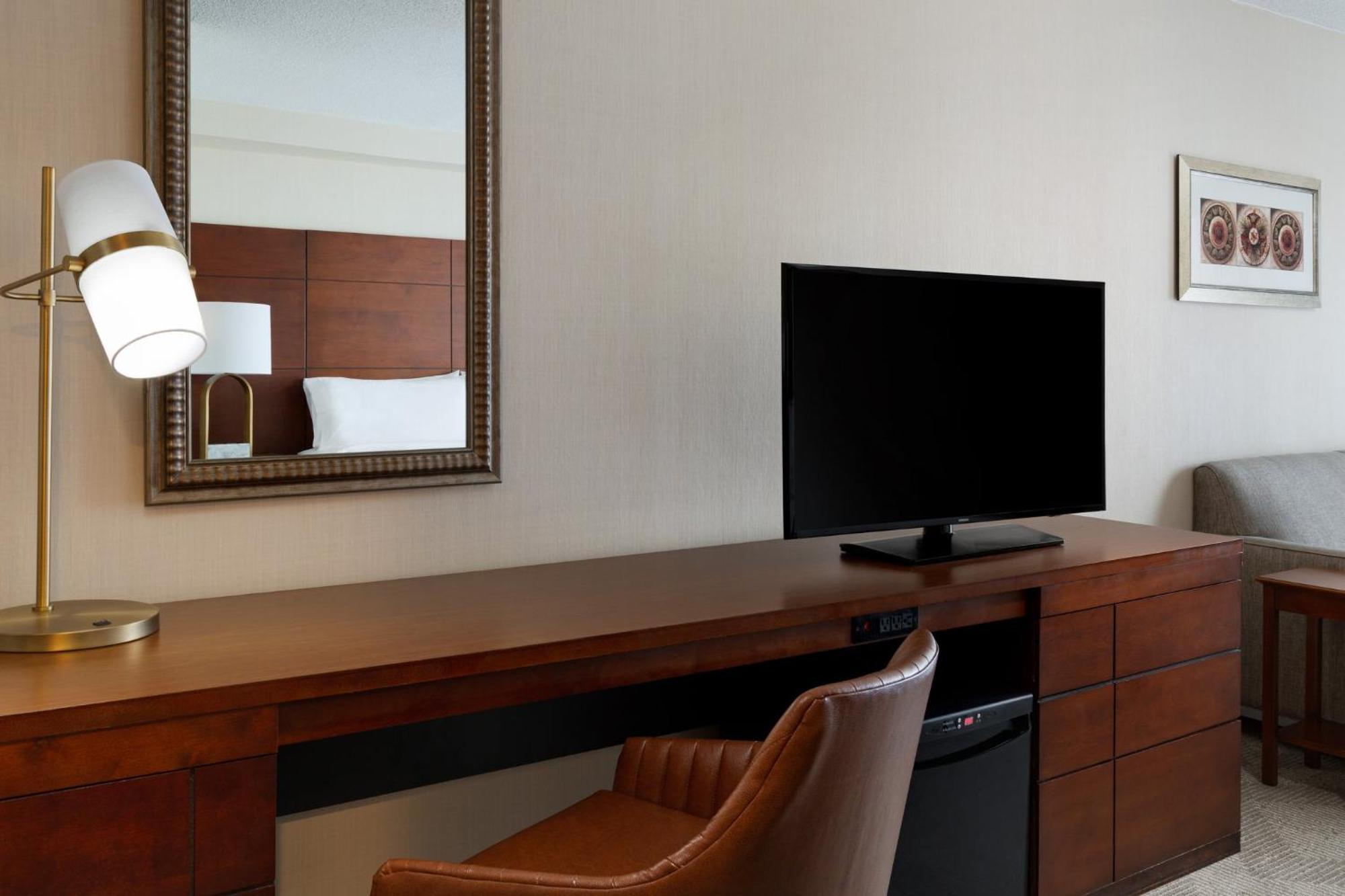Holiday Inn National Airport/Crystal City By Ihg Arlington Bagian luar foto